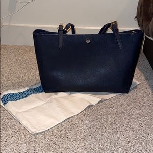 Navy Tory Burch “York” buckle tote